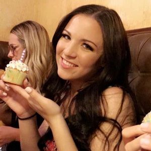 Meet your Posher, Abbi